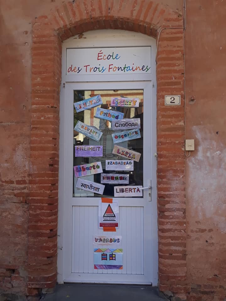 porte ecole.jpg